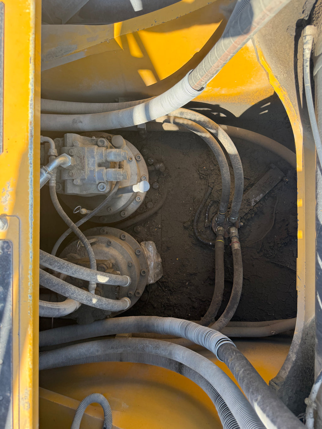 2017 Deere 670G LC with 11,505 Hrs