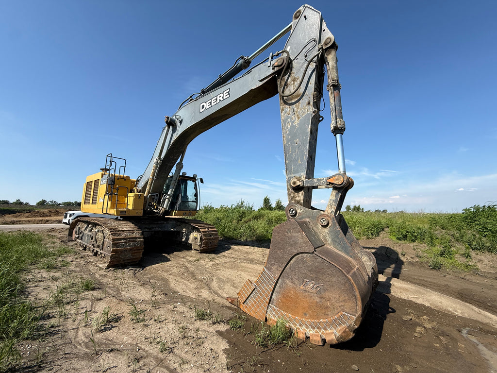 2017 Deere 670G LC with 11,505 Hrs