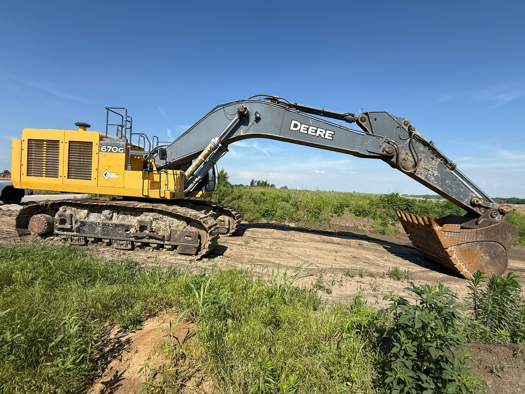 2017 Deere 670G LC with 11,505 Hrs