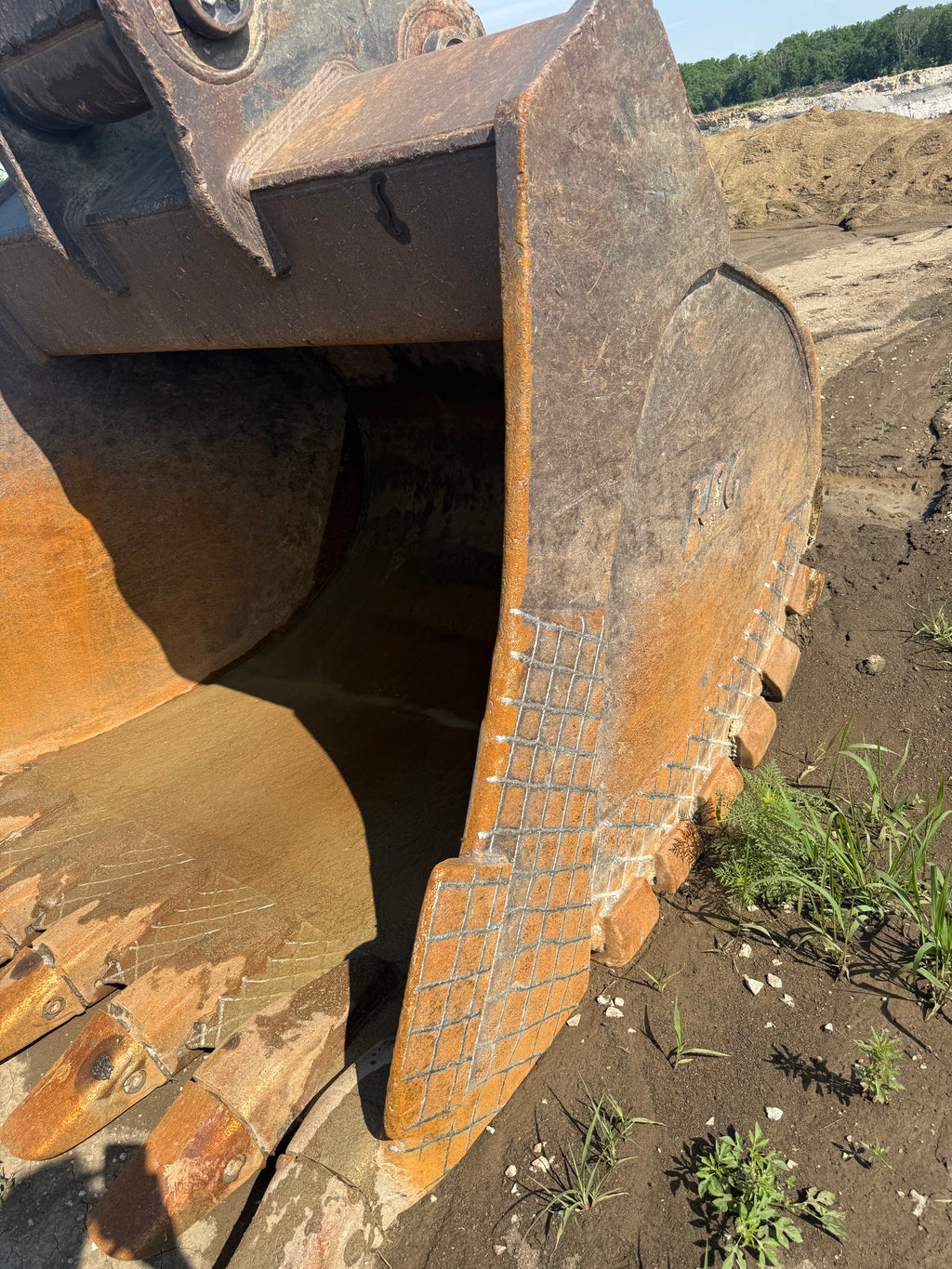 2017 Deere 670G LC with 11,505 Hrs