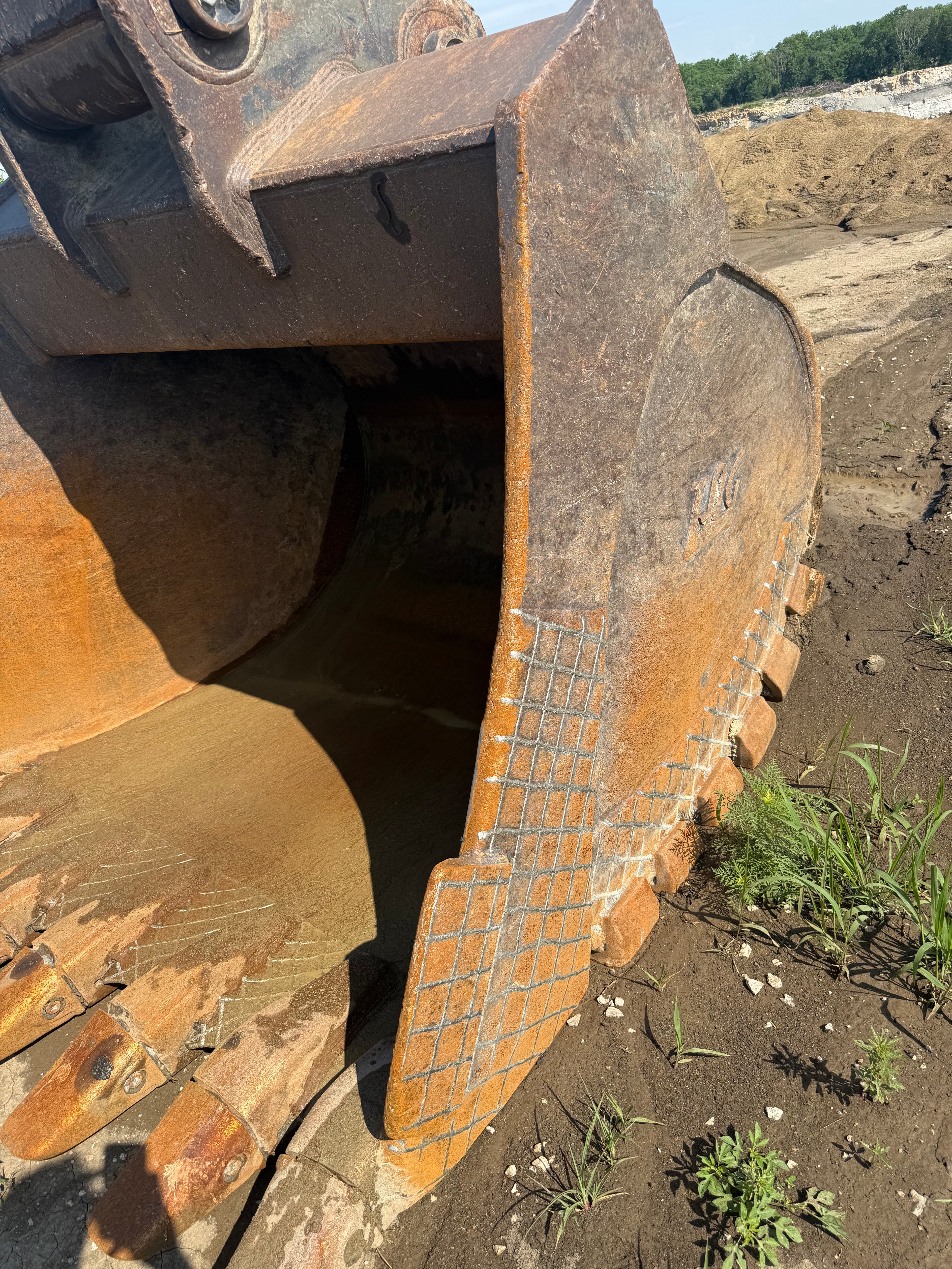 2017 Deere 670G LC with 11,505 Hrs