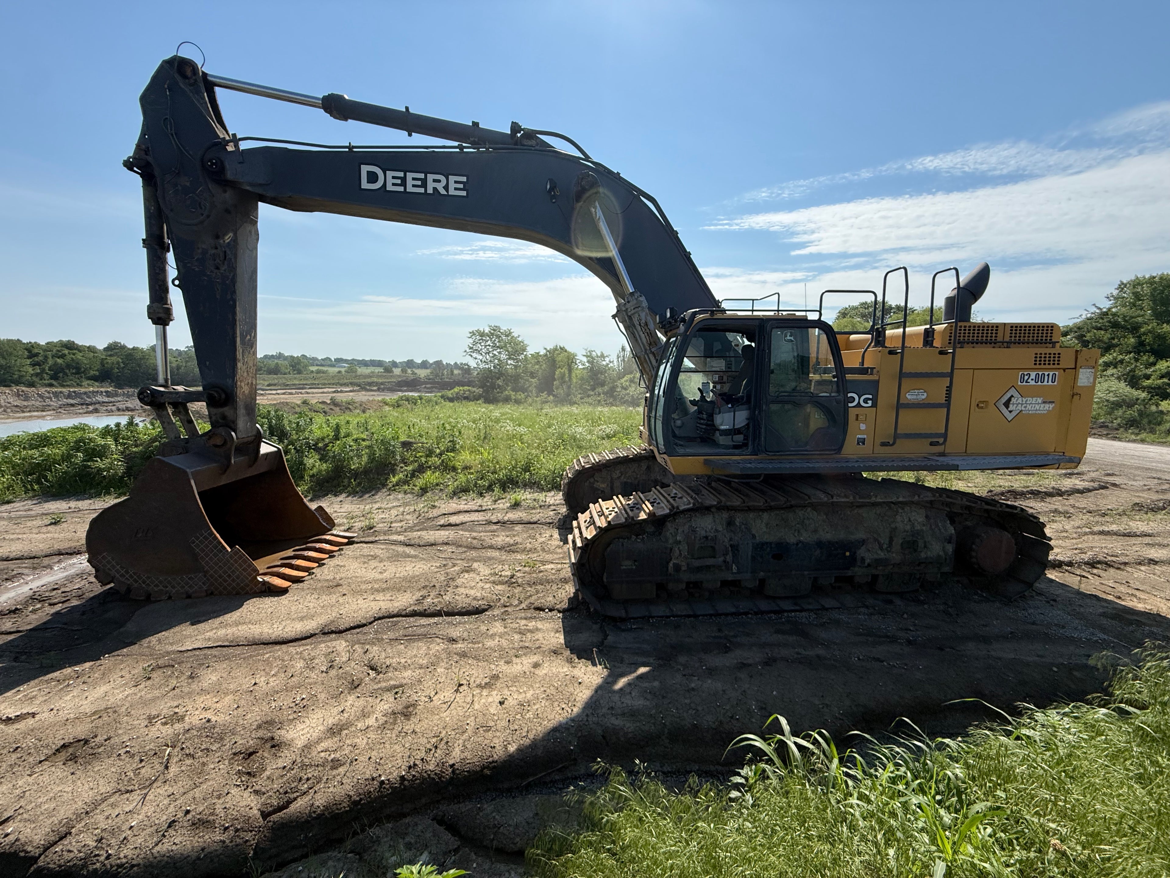 2017 Deere 670G LC with 11,505 Hrs