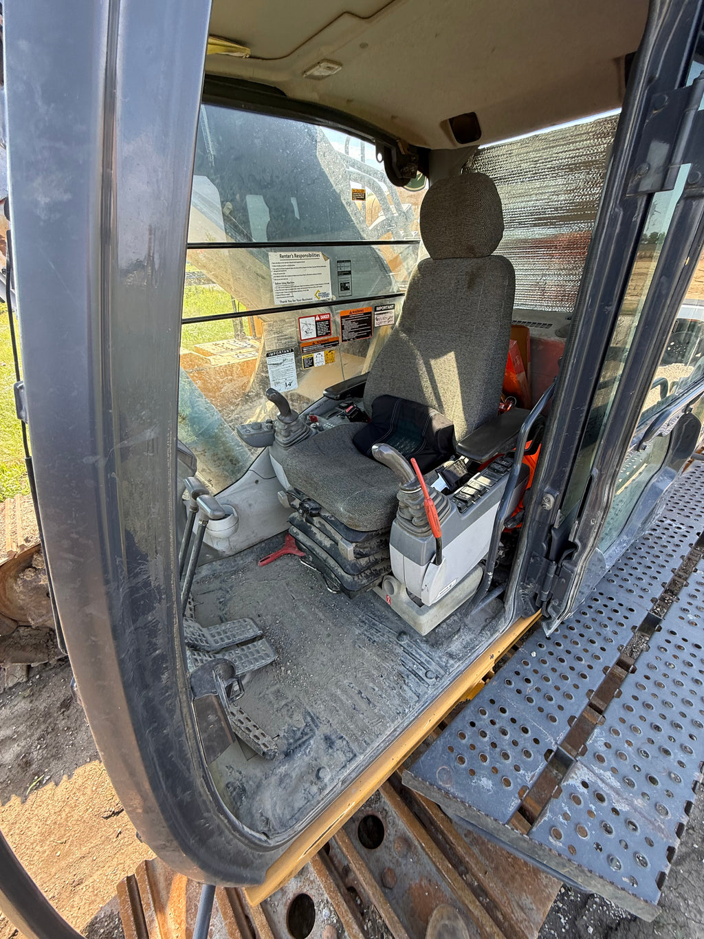 2017 Deere 670G LC with 11,505 Hrs