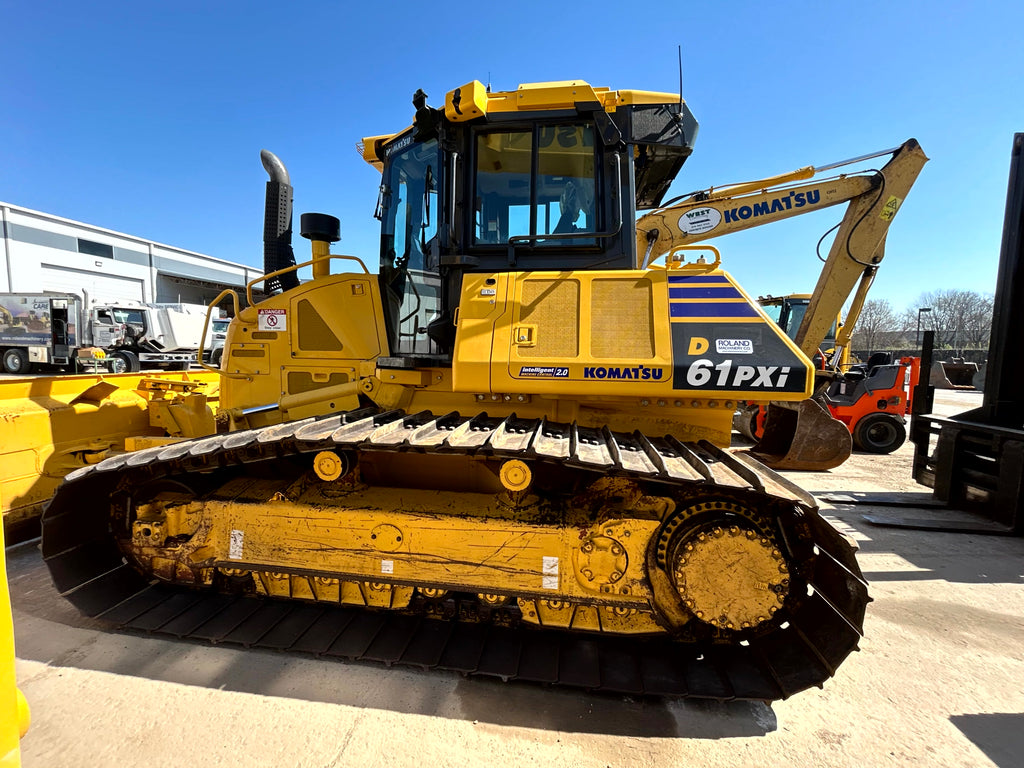 2022 D61PXi-24 with 1792.9 Hours