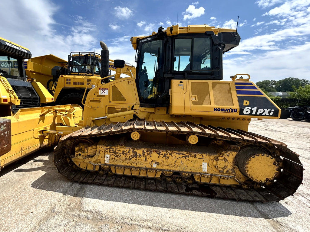 2022 D61PXi-24 with 2996 Hours