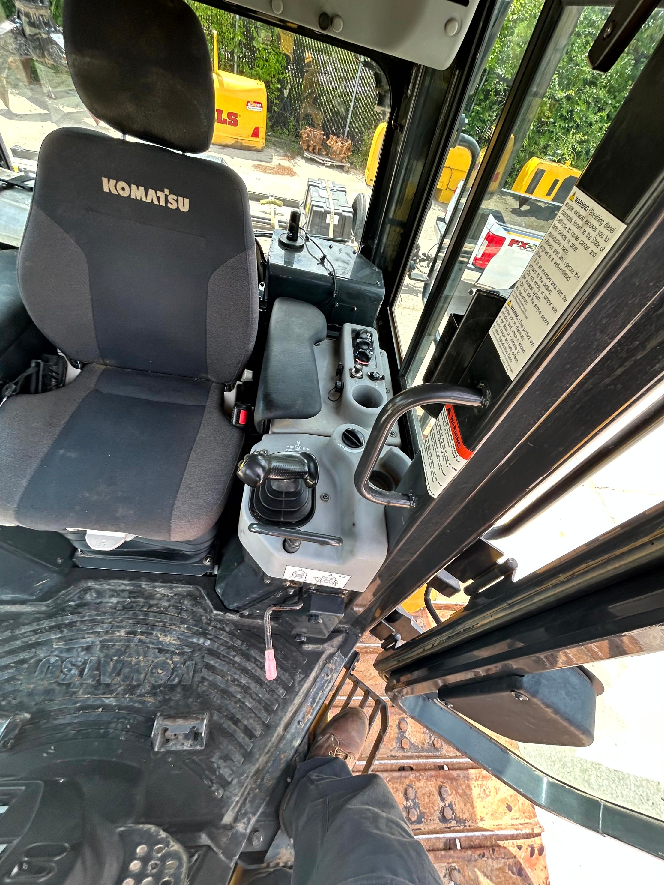 2022 D61PXi-24 with 2996 Hours