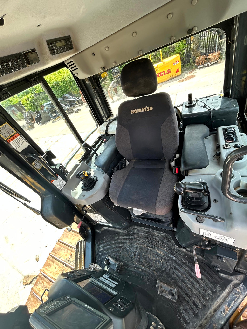 2022 D61PXi-24 with 2996 Hours