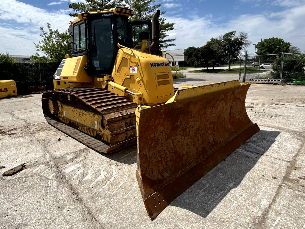 2022 D61PXi-24 with 2996 Hours