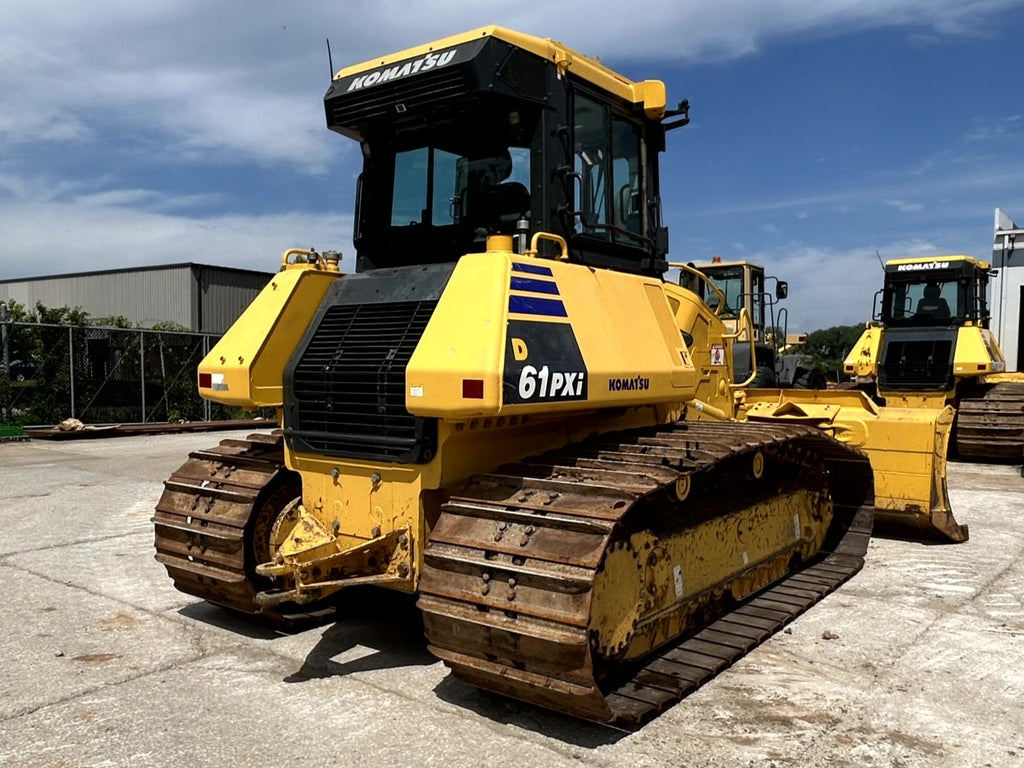 2022 D61PXi-24 with 2996 Hours