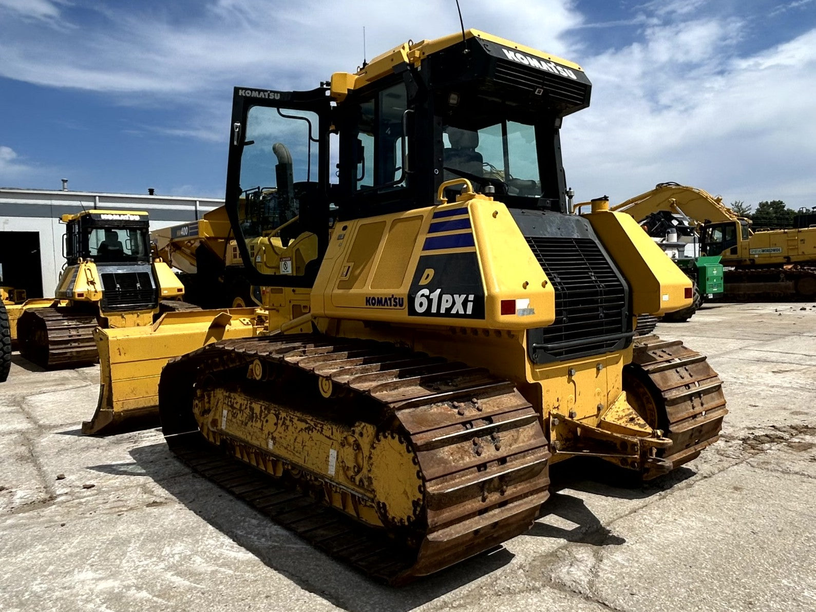 2022 D61PXi-24 with 2996 Hours