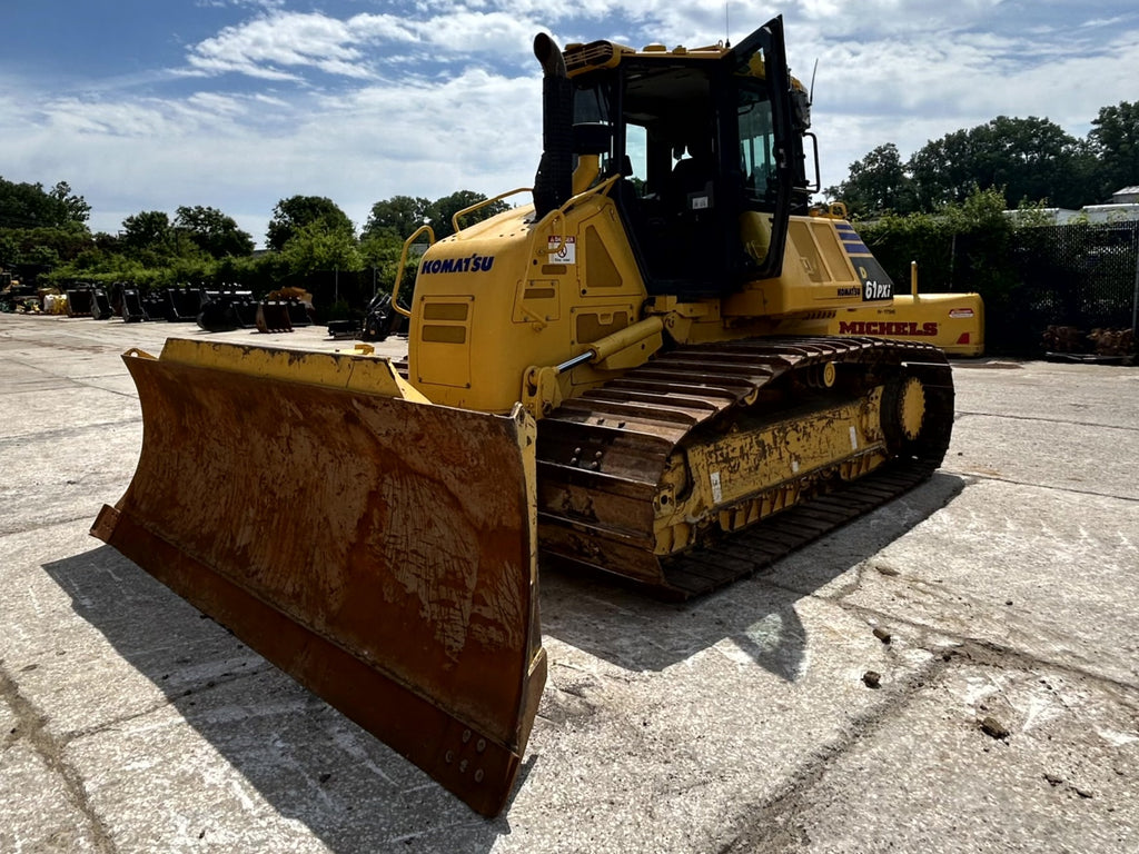 2022 D61PXi-24 with 2996 Hours