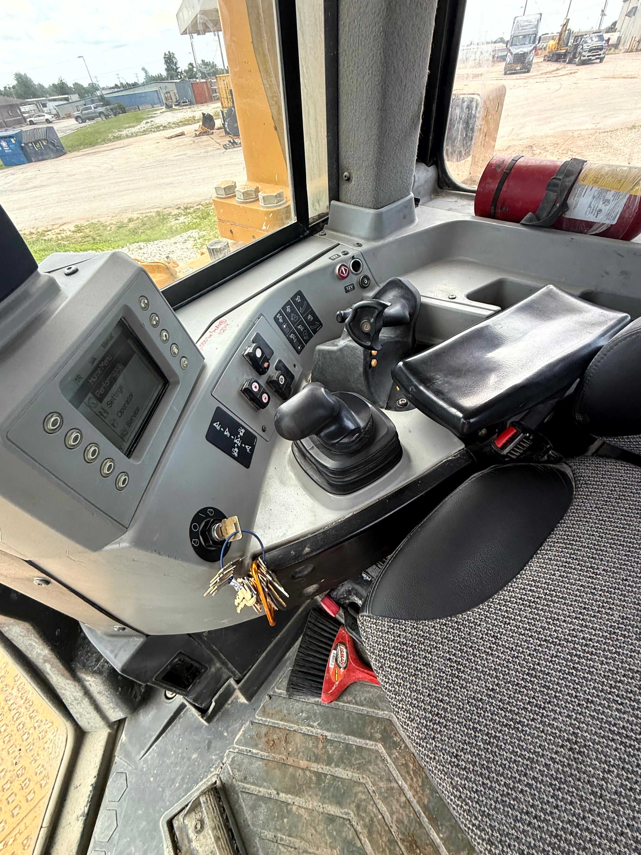 Used Cat D8T Dozer for Sale – 2011 Caterpillar D8T, 12,677 Hours, Ripper