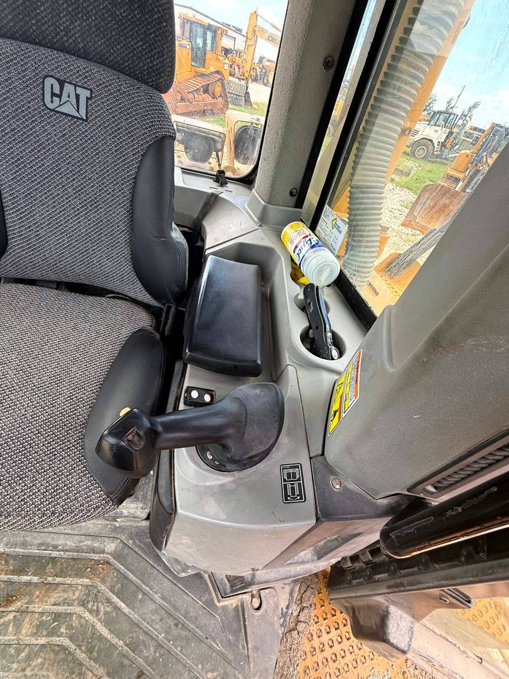 Used Cat D8T Dozer for Sale – 2011 Caterpillar D8T, 12,677 Hours, Ripper