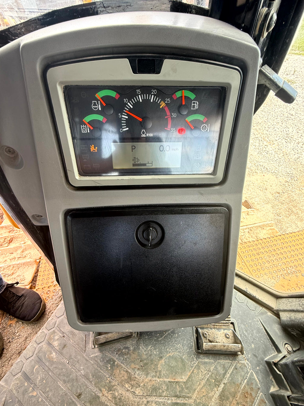 Used Cat D8T Dozer for Sale – 2011 Caterpillar D8T, 12,677 Hours, Ripper